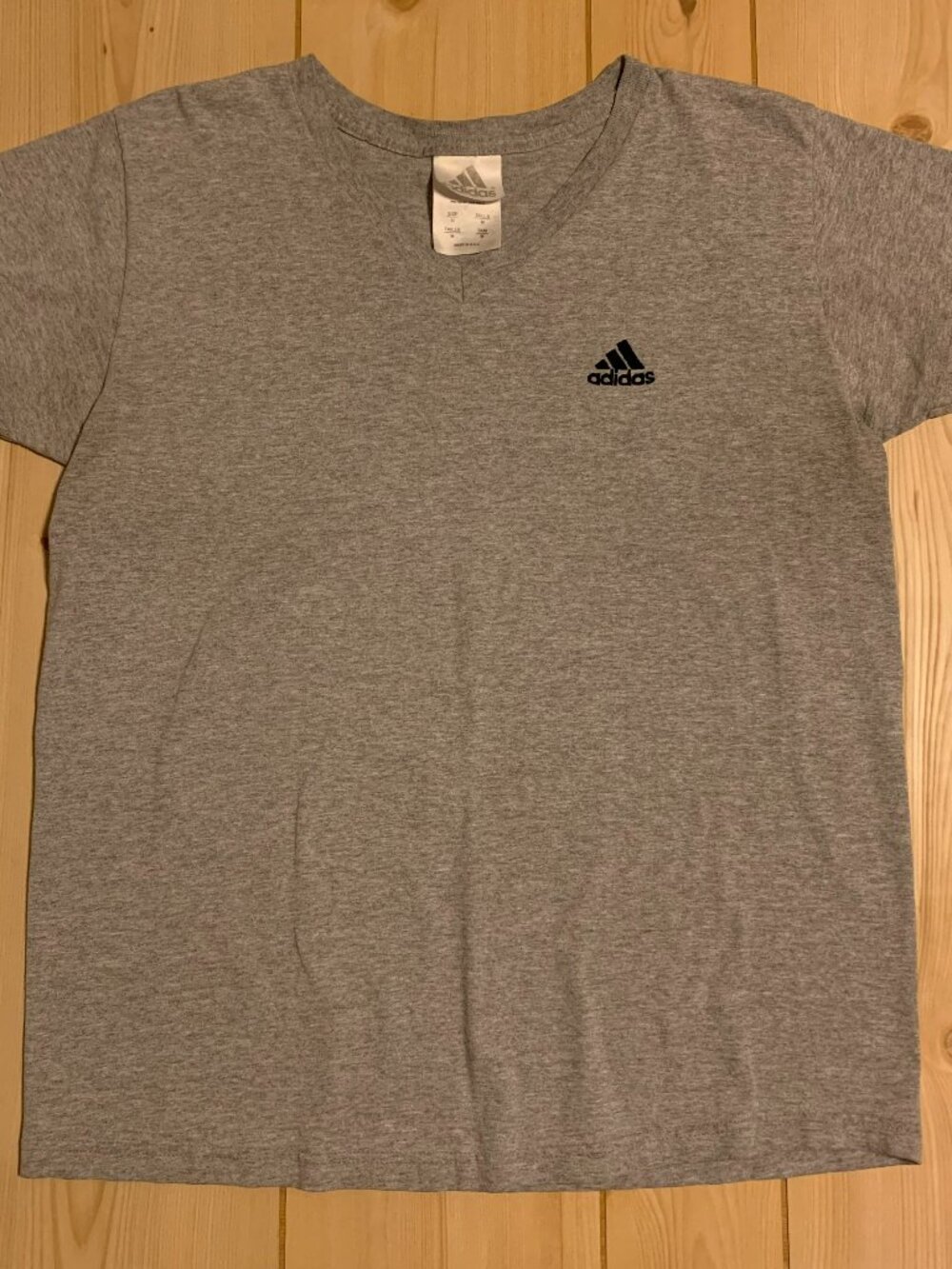 Vintage Y2K Adidas V-Neck Sportswear Activewear Athletic Football T-Shirt M